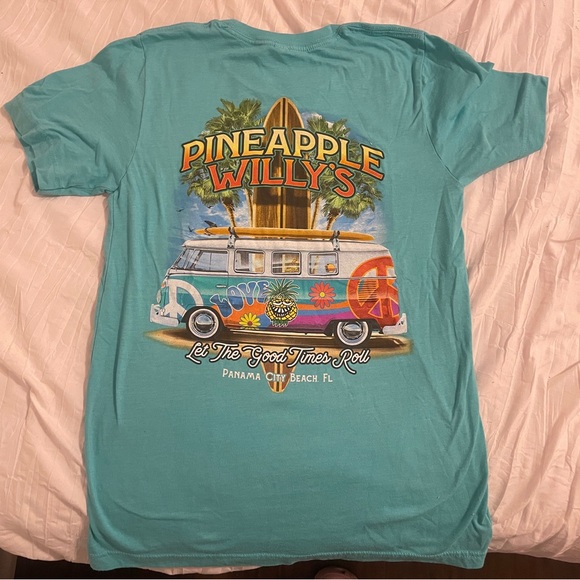 Pineapplee Willy’s t shirt - Picture 2 of 2